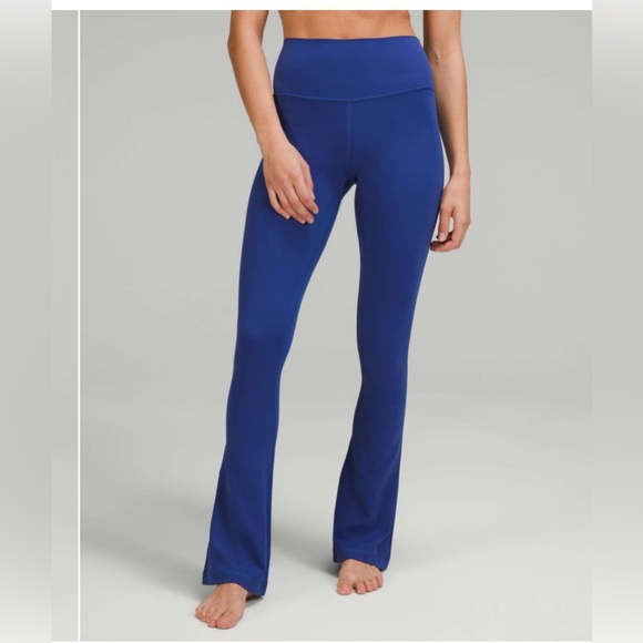 lululemon flared design Pants. Gives a flattering look. vibrant colour. NWT - Picture 5 of 5